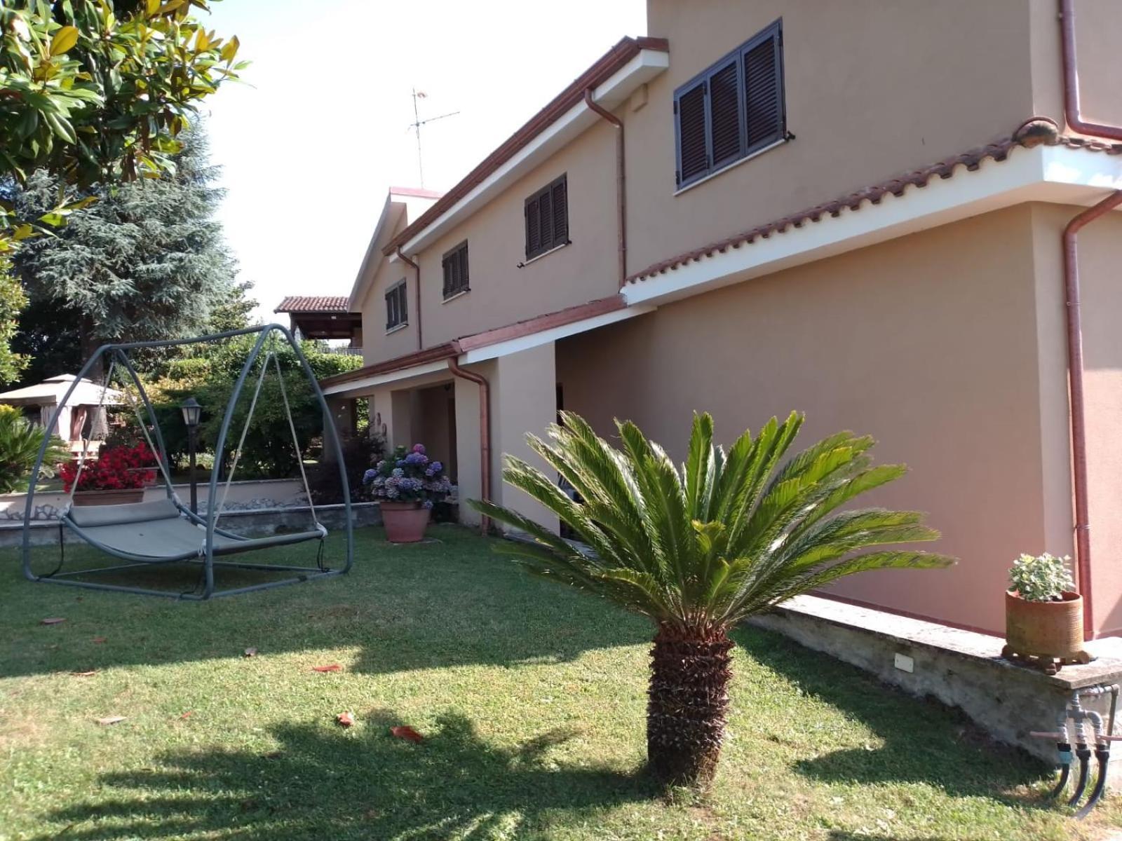 Il Sottosopra Bed & Breakfast Labico Eksteriør bilde